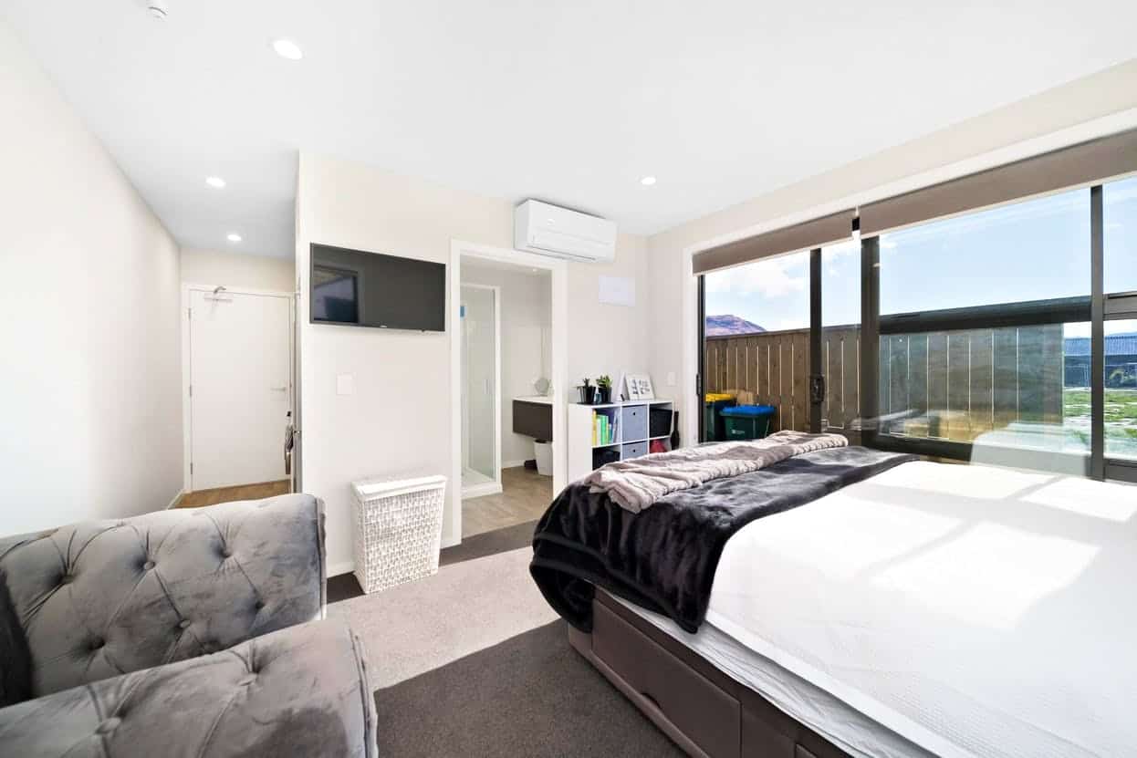 Hanley's Farm, Queenstown Home & Income