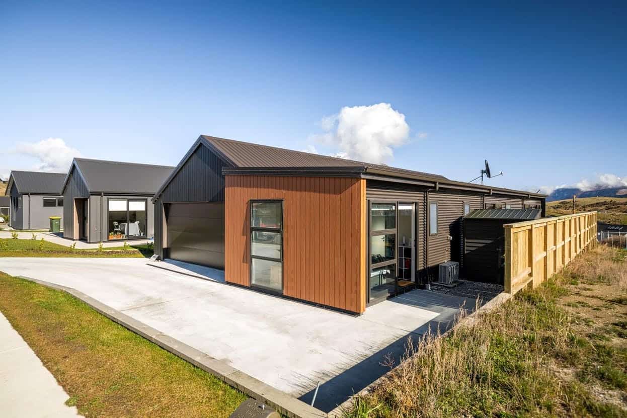 Hanley's Farm, Queenstown Home & Income