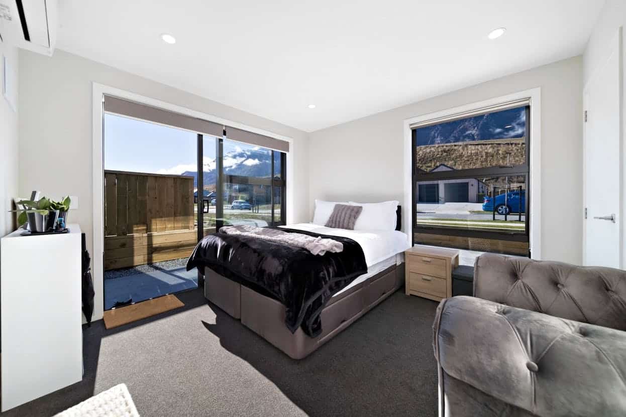 Hanley's Farm, Queenstown Home & Income