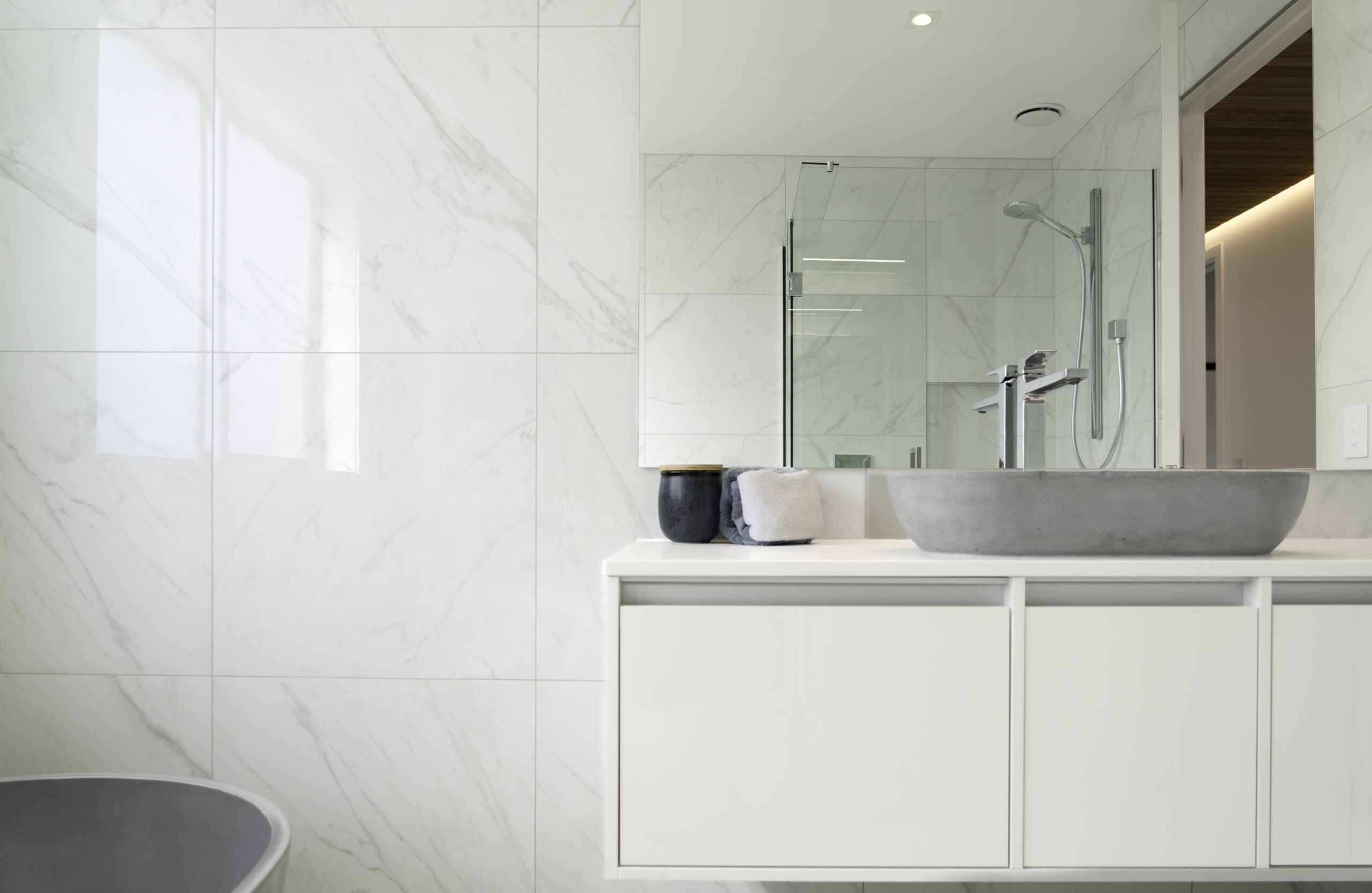 Fowler-Homes-Queenstown-Show-Home-Jack's-Point-Main-Bathroom