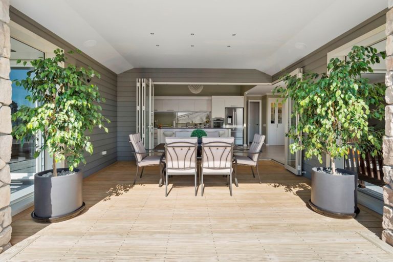 Tauranga-Gilchrist-2016-a41fc792334e38f904bc1f7845f8f2532aa79948