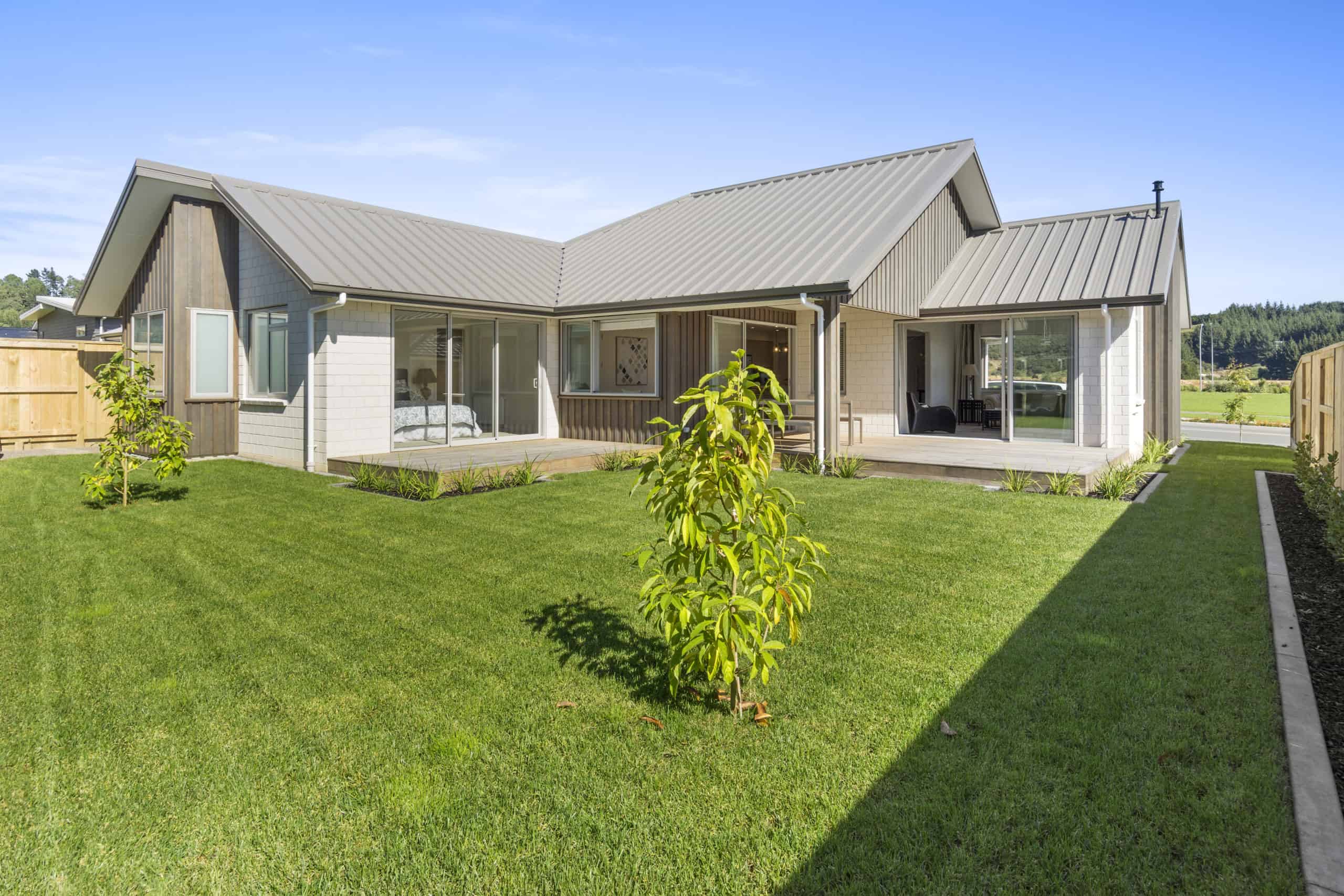 Tauranga-McIntosh-2016-2016-04-15 01.13.46