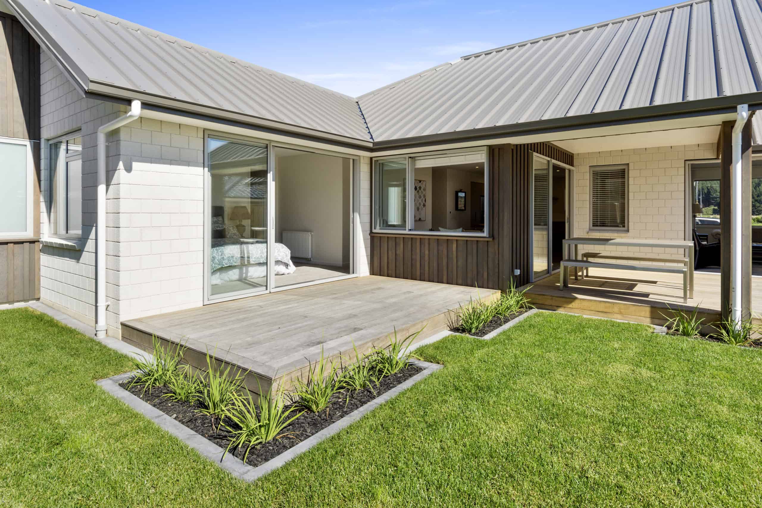 Tauranga-McIntosh-2016-2016-04-15 01.19.48