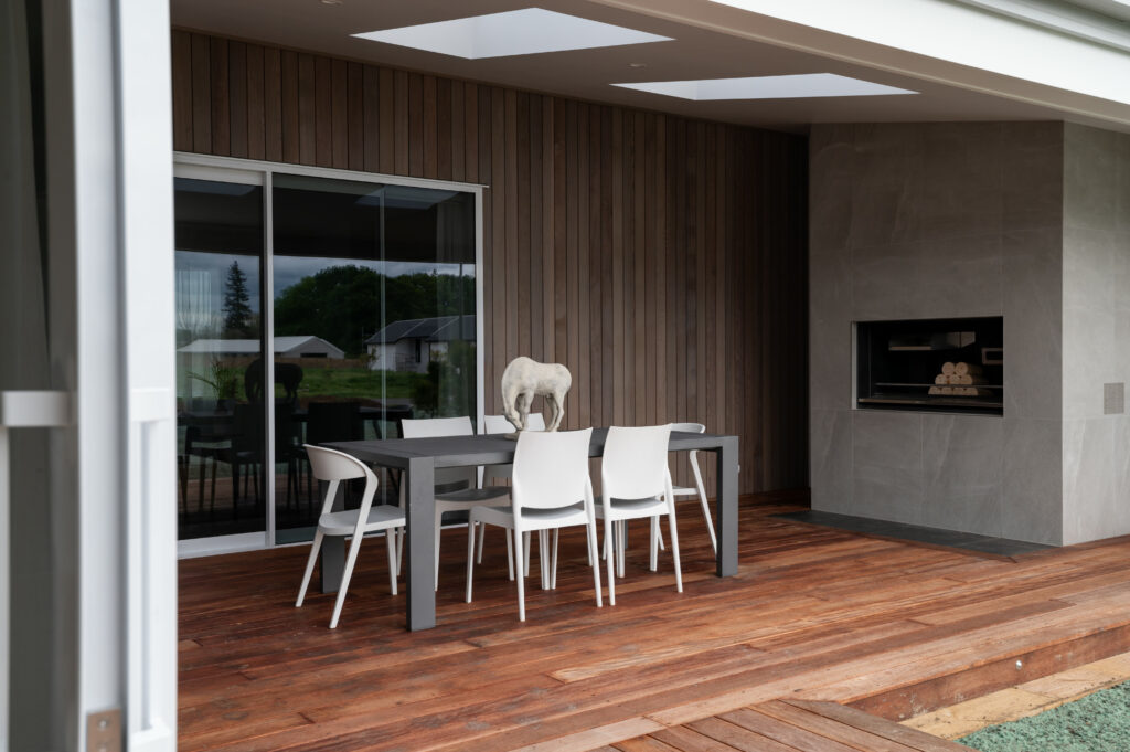 Outdoor-Dining-Fowler --Homes-Waikato