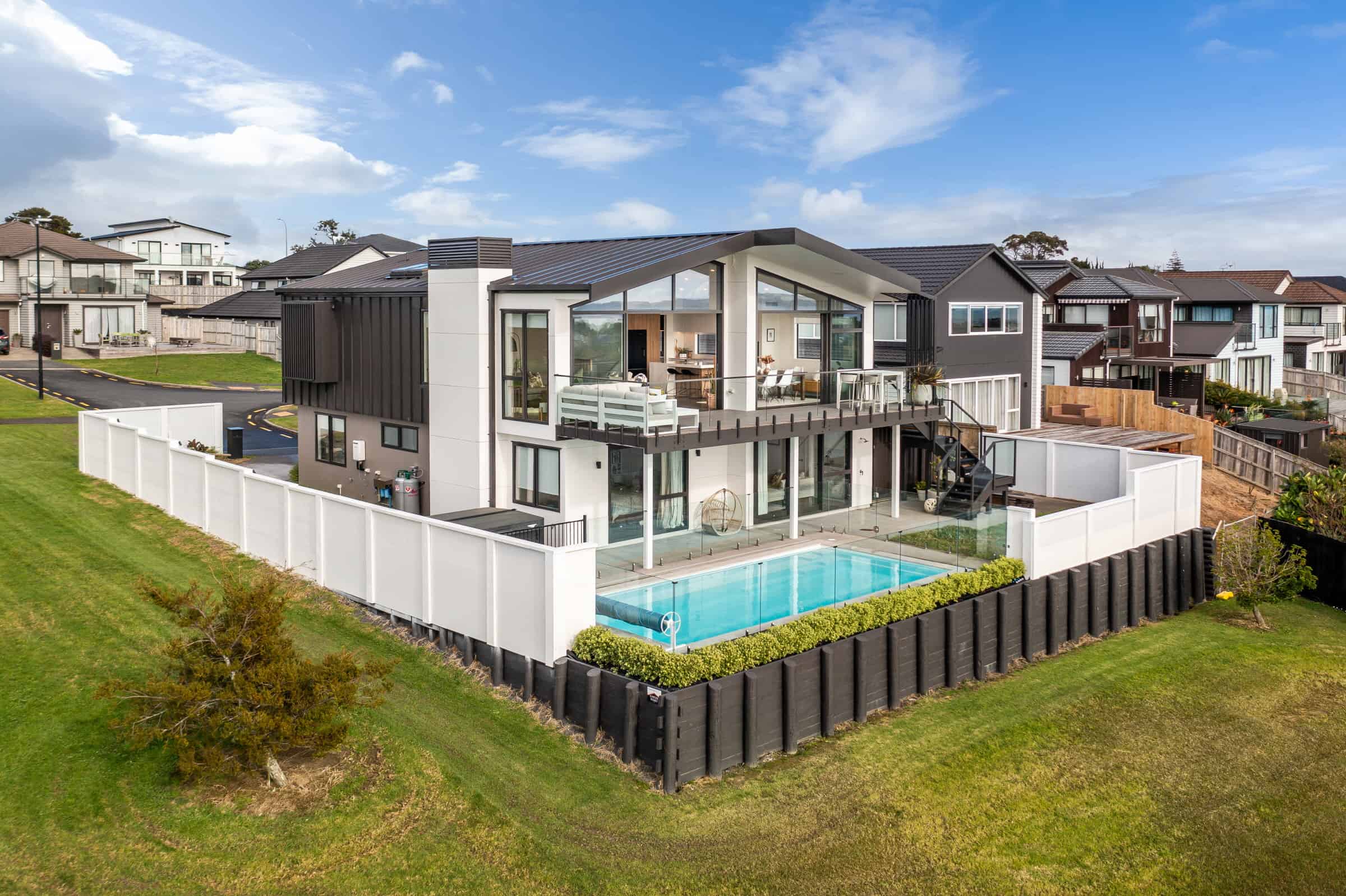 Fowler-Homes-Auckland-South-East-New-Build-Swimming-Pool-Exterior